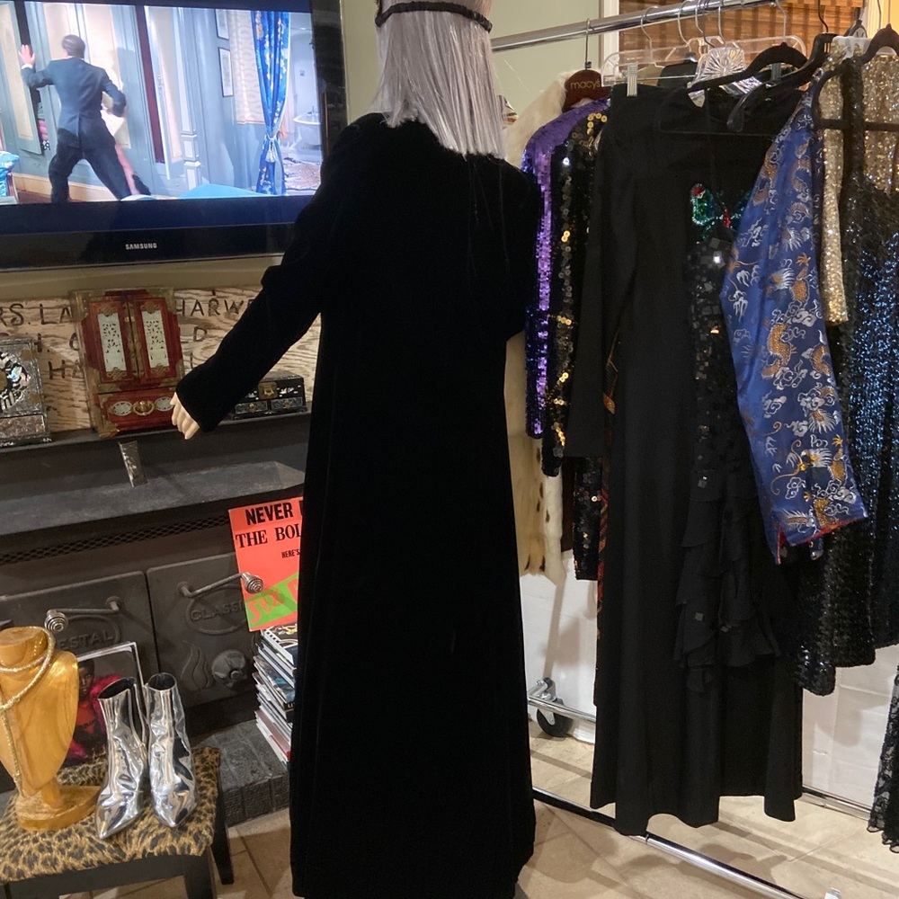 VTG Velvet Opera Long Coat - Black - Picture 5 of 8